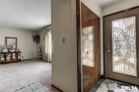 58 Providence Ln, Springfield, IL 62711 photo 2