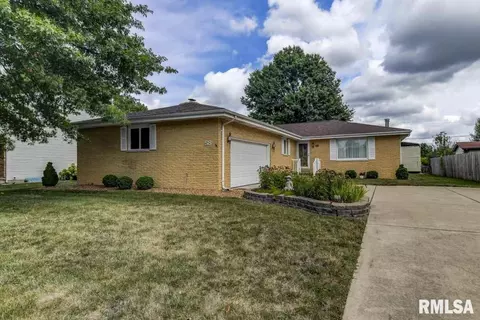 58 Providence Ln, Springfield, IL 62711 photo 1