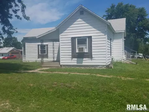 165 E 2nd St, Baylis, IL 62314 photo 2
