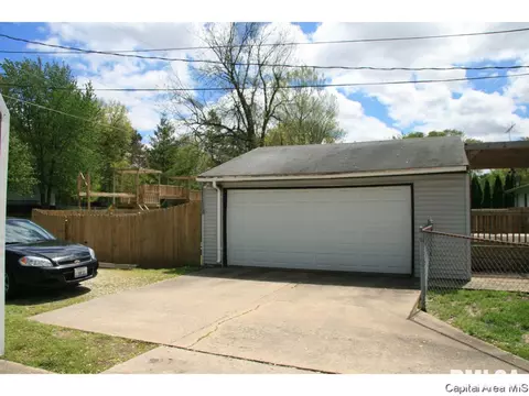405 N Maple St, Abingdon, IL 61410 photo 6