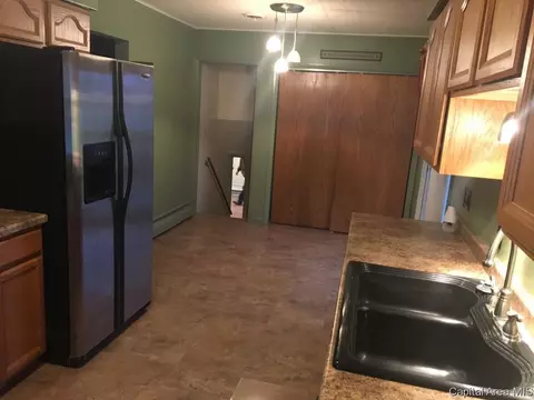 405 N Maple St, Abingdon, IL 61410 photo 9