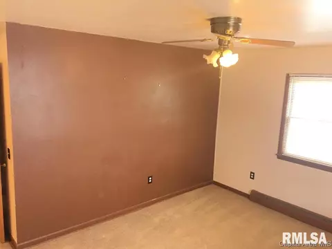 405 N Maple St, Abingdon, IL 61410 photo 17