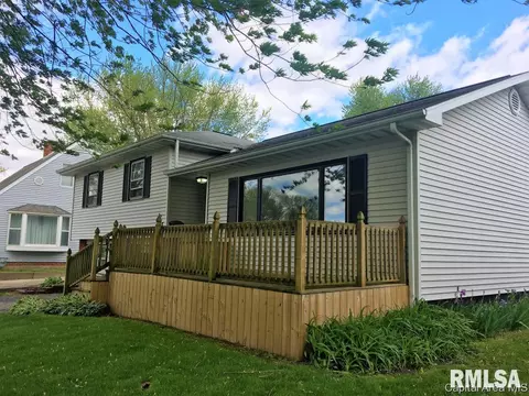 405 N Maple St, Abingdon, IL 61410 photo 3
