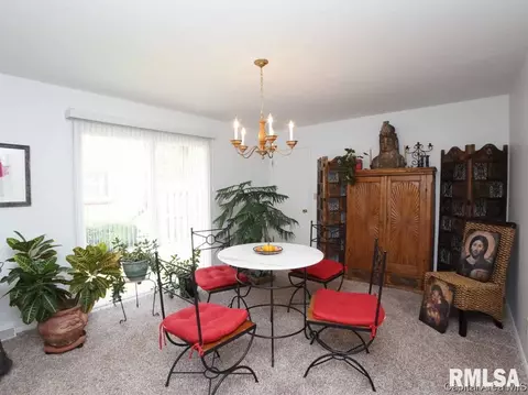 2000 S Noble Ave, Springfield, IL 62704 photo 10