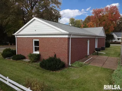 2000 S Noble Ave, Springfield, IL 62704 photo 5