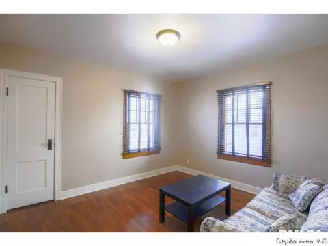 2412 S 8th St, Springfield, IL 62703 photo 5