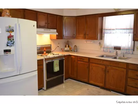 1527 Melrose, Springfield, IL 62703 photo 2