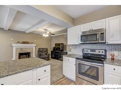 61 Interlacken, Springfield, IL 62704 photo 4