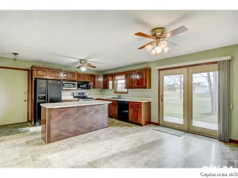 3912 Rochester Rd, Springfield, IL 62712 photo 8