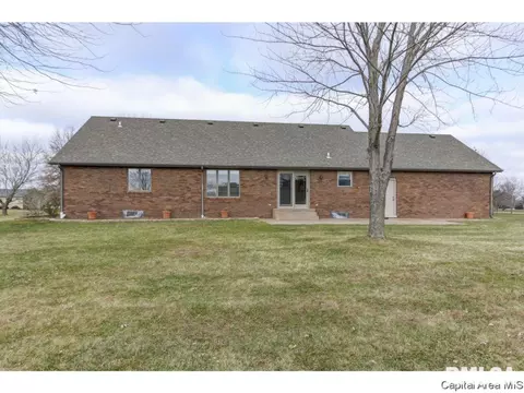 3912 Rochester Rd, Springfield, IL 62712 photo 4
