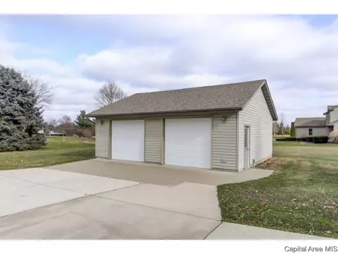 3912 Rochester Rd, Springfield, IL 62712 photo 3