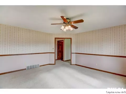 3912 Rochester Rd, Springfield, IL 62712 photo 15