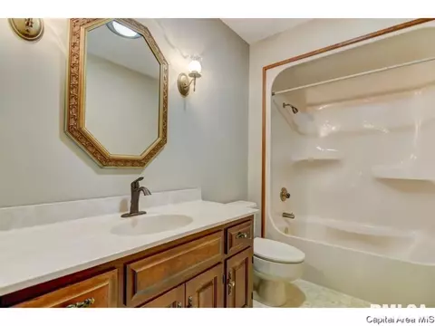 3912 Rochester Rd, Springfield, IL 62712 photo 19