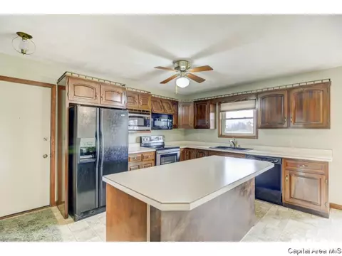 3912 Rochester Rd, Springfield, IL 62712 photo 12
