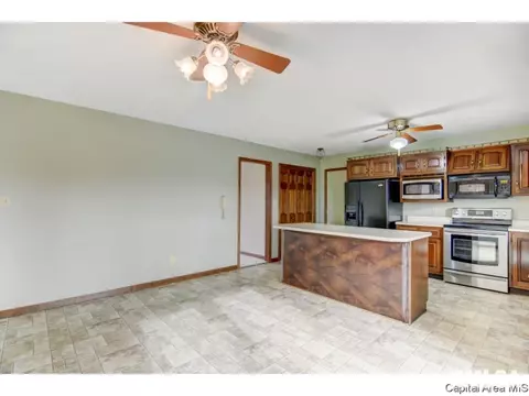 3912 Rochester Rd, Springfield, IL 62712 photo 9
