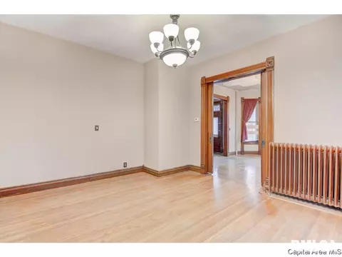 1227 N 3rd St, Springfield, IL 62702 photo 8