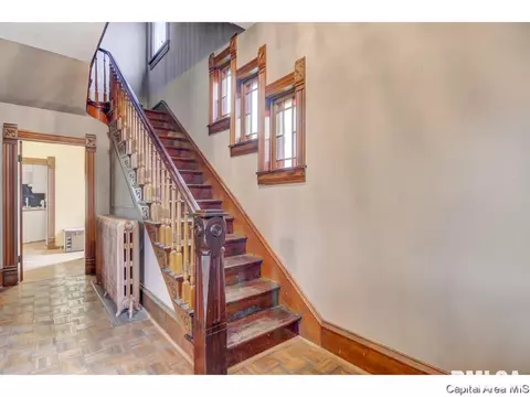 1227 N 3rd St, Springfield, IL 62702 photo 3
