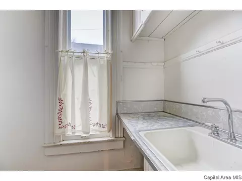 1227 N 3rd St, Springfield, IL 62702 photo 15