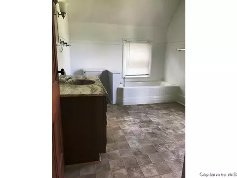 206 School Rd, Camp Point, IL 62320 photo 3