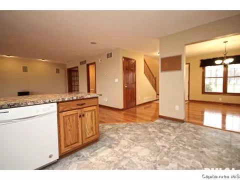 2016 Halifax, Springfield, IL 62703 photo 11