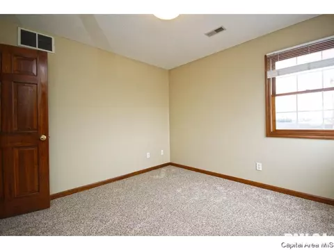 2016 Halifax, Springfield, IL 62703 photo 25