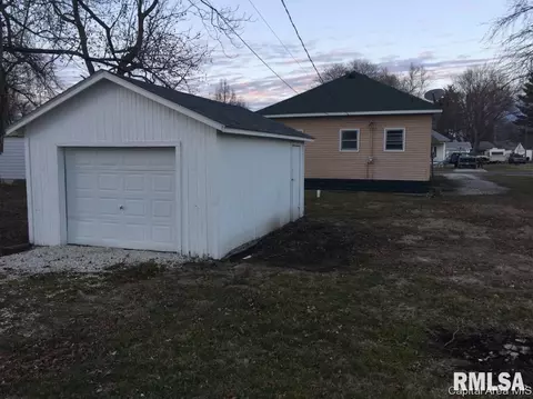 208 E North, Roodhouse, IL 62082 photo 11