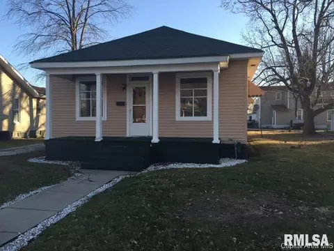 208 E North, Roodhouse, IL 62082 photo 1