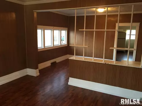 208 E North, Roodhouse, IL 62082 photo 2