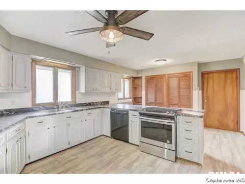 3165 Elmhurst Dr, Springfield, IL 62704 photo 11