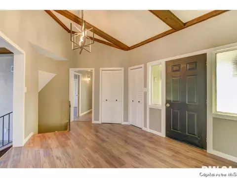 3165 Elmhurst Dr, Springfield, IL 62704 photo 2