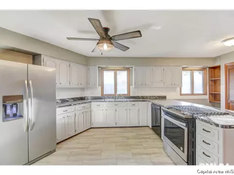 3165 Elmhurst Dr, Springfield, IL 62704 photo 8