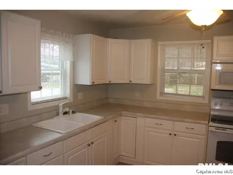 1534 E Kys, Springfield, IL 62702 photo 7