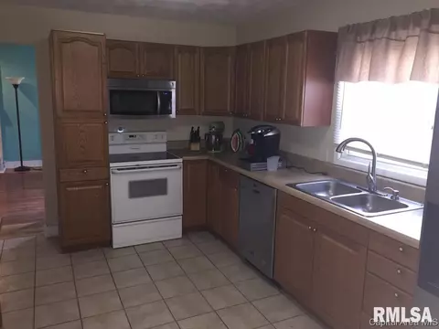 33 Long View Dr, Springfield, IL 62712 photo 10