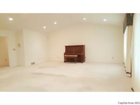 46 Turnberry, Springfield, IL 62704 photo 9
