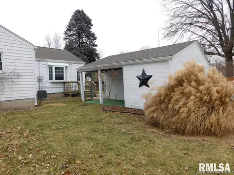 2304 Queensway Rd, Springfield, IL 62703 photo 4