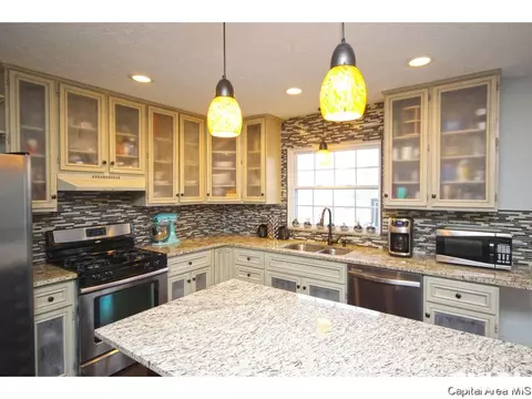 10 Longview Dr, Springfield, IL 62712 photo 12