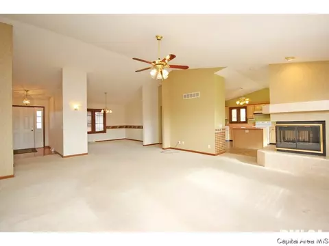 2416 Heather Mill Ct, Springfield, IL 62704 photo 4