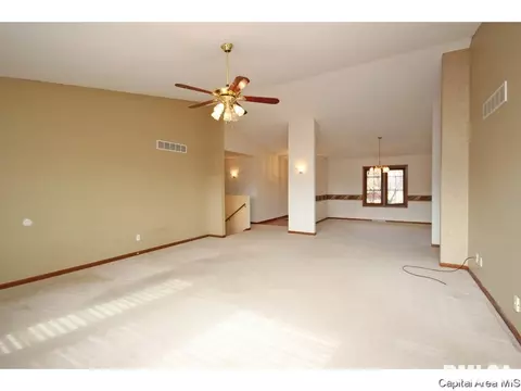 2416 Heather Mill Ct, Springfield, IL 62704 photo 2