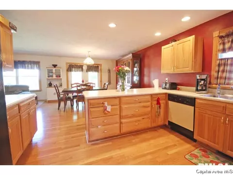 3117 W Washington St, Springfield, IL 62702 photo 8
