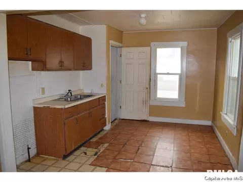 1605 E Glenn Ave, Springfield, IL 62703 photo 12