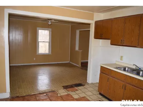 1605 E Glenn Ave, Springfield, IL 62703 photo 9