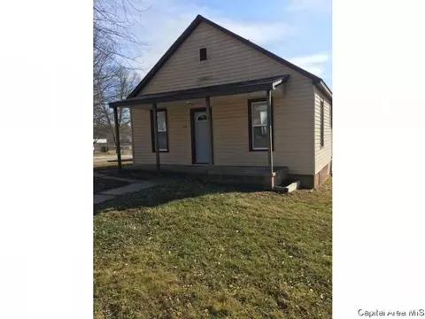 128 E Madison, Riverton, IL 62561 photo 2