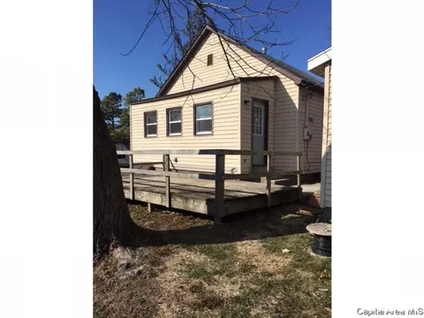 128 E Madison, Riverton, IL 62561 photo 4