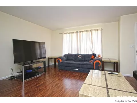 109 Whitefield, Springfield, IL 62704 photo 2