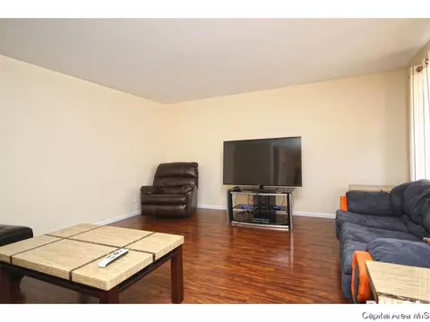 109 Whitefield, Springfield, IL 62704 photo 4