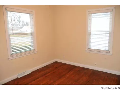 2565 S 4th St, Springfield, IL 62703 photo 11