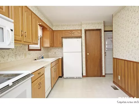 204 Deerhead Ln, Springfield, IL 62704 photo 8