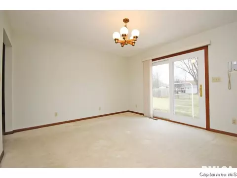 204 Deerhead Ln, Springfield, IL 62704 photo 5
