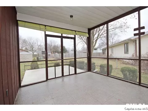 204 Deerhead Ln, Springfield, IL 62704 photo 12