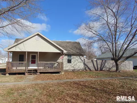 303 E Locust, Chatham, IL 62629 photo 1